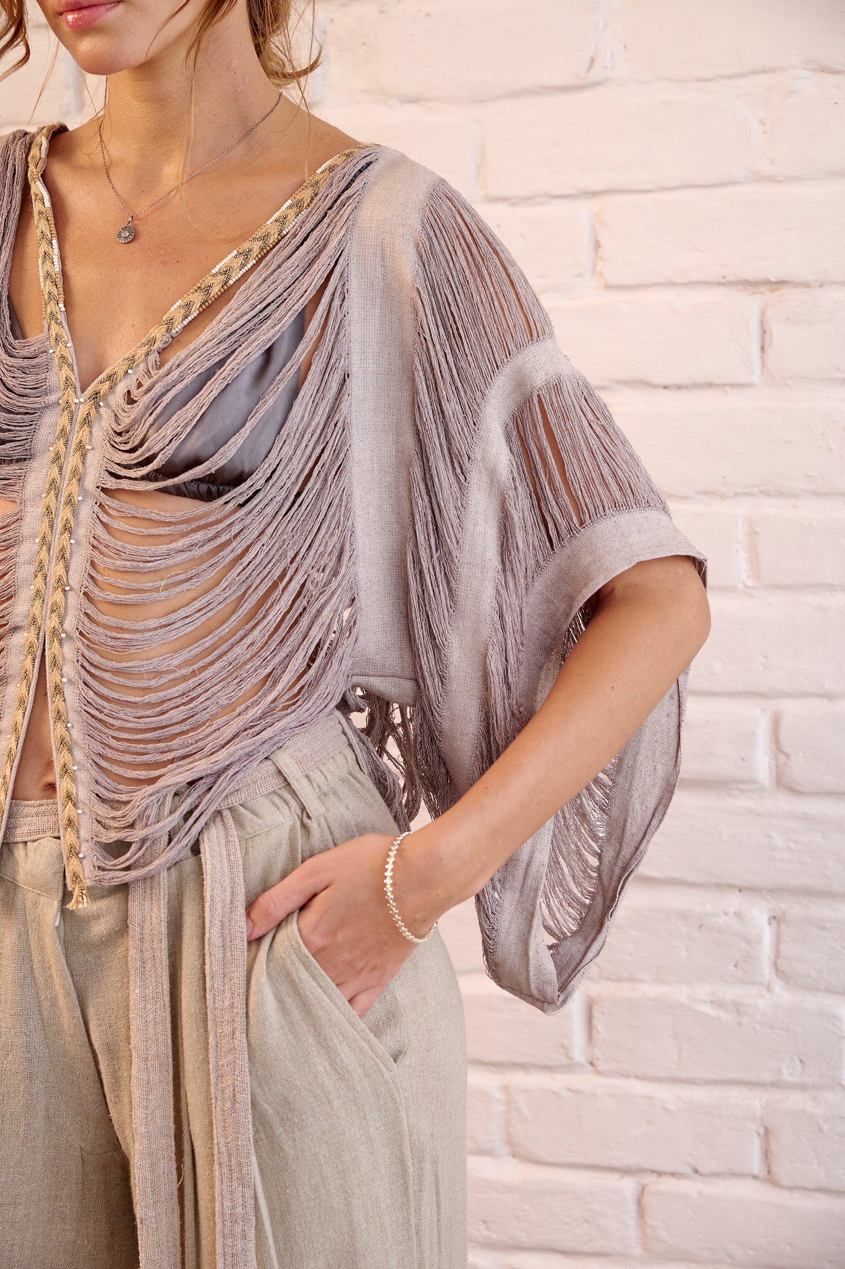Tops – The White Raven